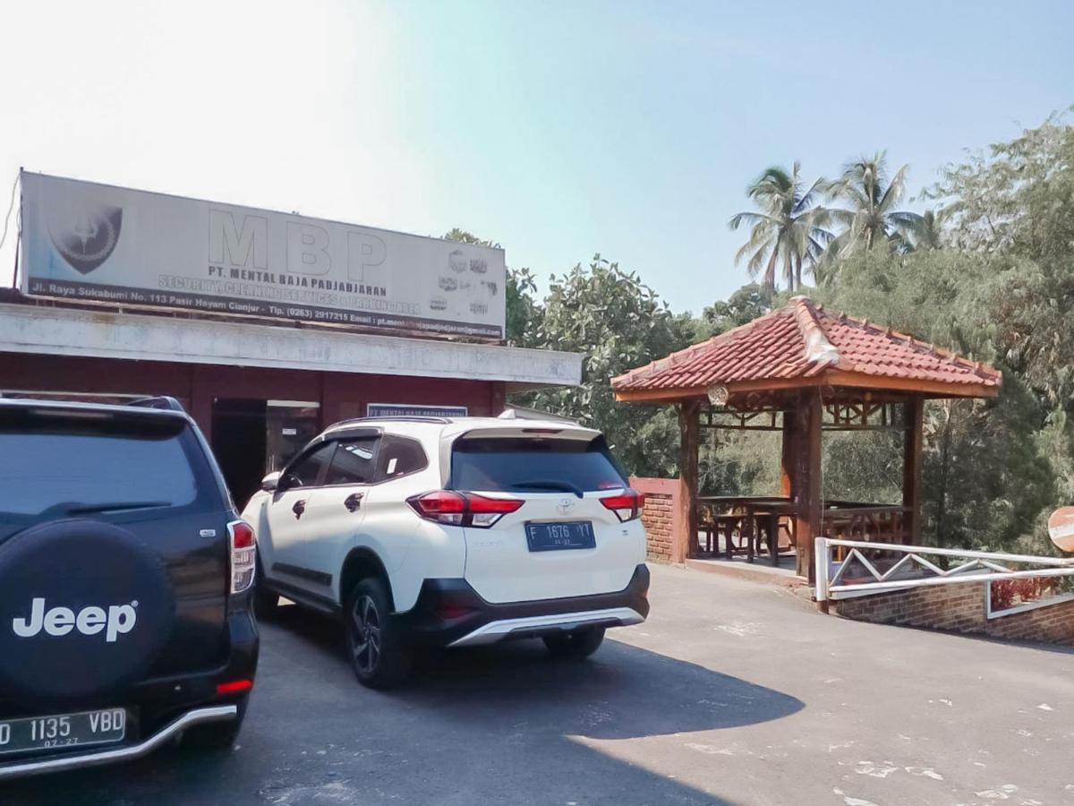 Urbanview Hotel Rio Life House Cianjur By Reddoorz Exteriör bild