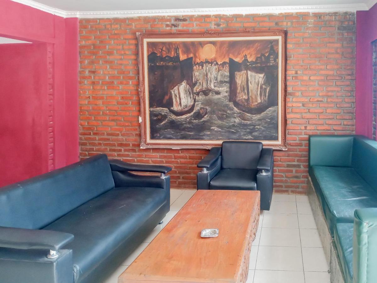 Urbanview Hotel Rio Life House Cianjur By Reddoorz Exteriör bild