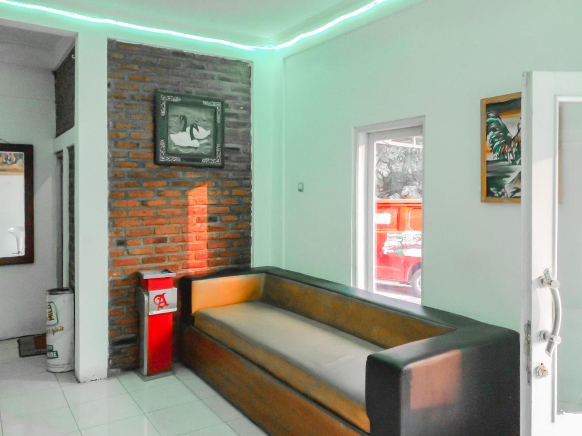 Urbanview Hotel Rio Life House Cianjur By Reddoorz Exteriör bild