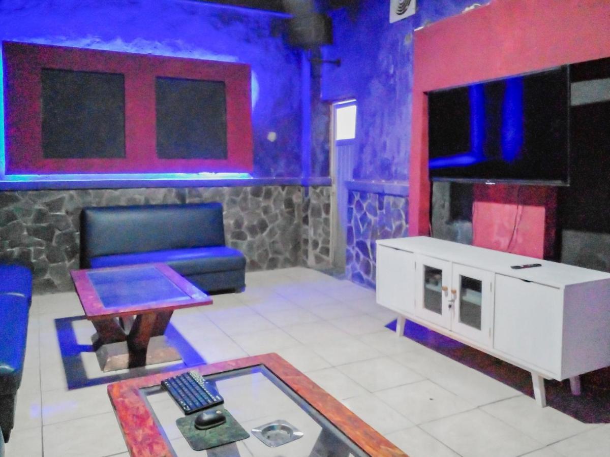 Urbanview Hotel Rio Life House Cianjur By Reddoorz Exteriör bild