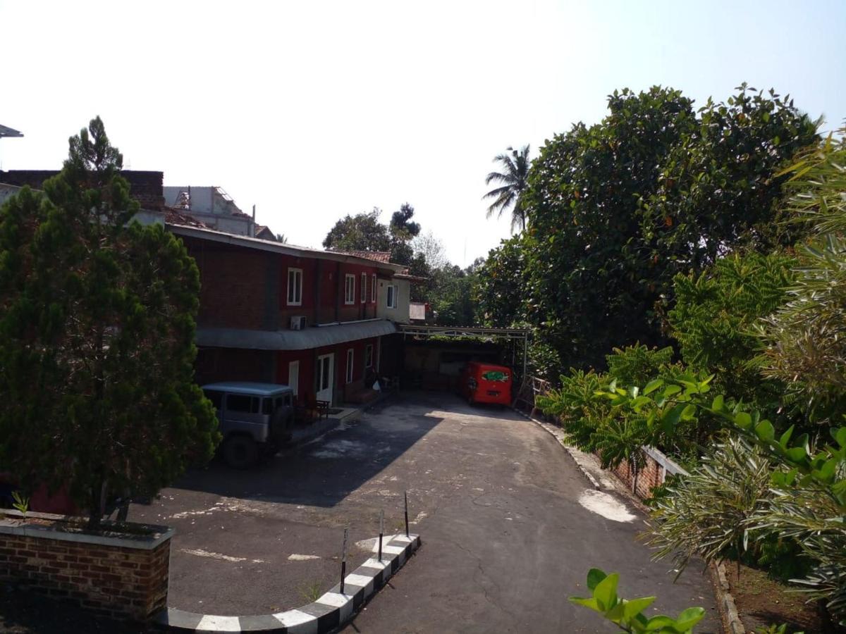 Urbanview Hotel Rio Life House Cianjur By Reddoorz Exteriör bild