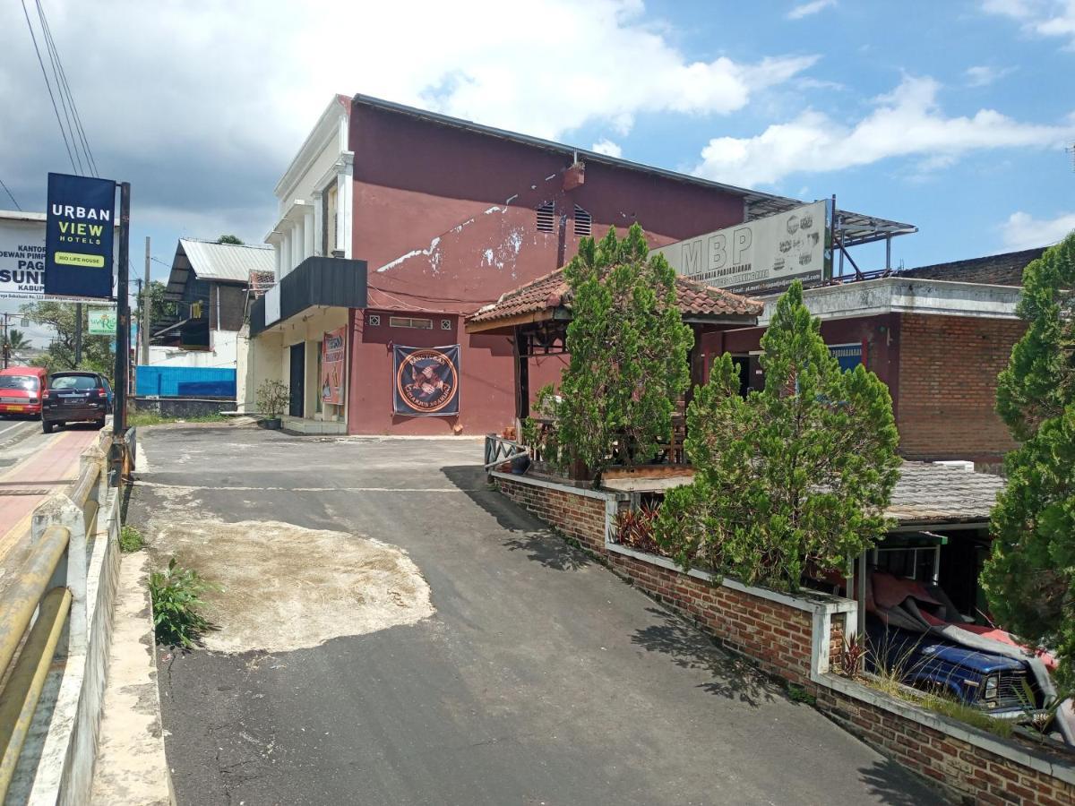 Urbanview Hotel Rio Life House Cianjur By Reddoorz Exteriör bild